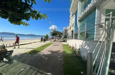 Apartamento à venda na Rua 207, 20, Meia Praia, Itapema