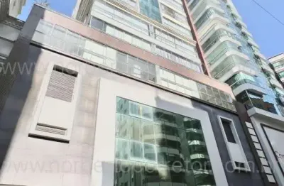 Apartamento à venda na Rua 254, 133, Meia Praia, Itapema