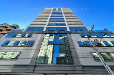 Apartamento à venda na Rua 304, 440, Meia Praia, Itapema