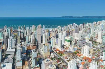 Apartamento à venda na Rua 236, 309, Meia Praia, Itapema