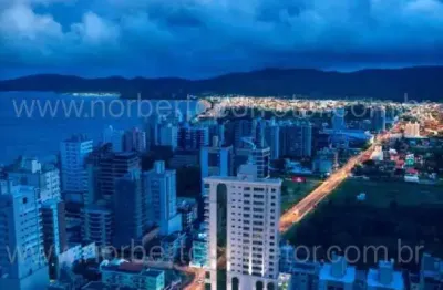 Apartamento à venda na Rua 316, 15, Meia Praia, Itapema