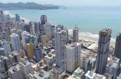Apartamento à venda na Rua 246, 126, Meia Praia, Itapema