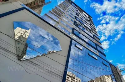 Apartamento à venda na Rua Duzentos e Quarenta, 494, Meia Praia, Itapema