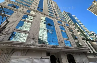 Apartamento à venda na Rua 241, 94, Meia Praia, Itapema