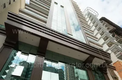 Apartamento à venda na Rua 317, 110, Meia Praia, Itapema