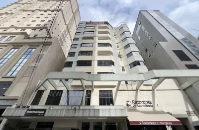 Apartamento com 2 quartos à venda na Rua 236, 61, Meia Praia, Itapema