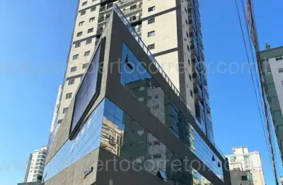 Apartamento à venda na Rua 214, 232, Meia Praia, Itapema