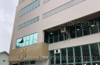 Apartamento à venda na Rua 302, 463, Meia Praia, Itapema