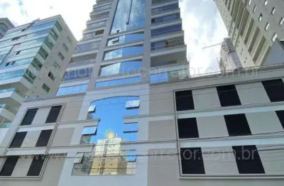 Apartamento à venda na Rua 302, 68, Meia Praia, Itapema