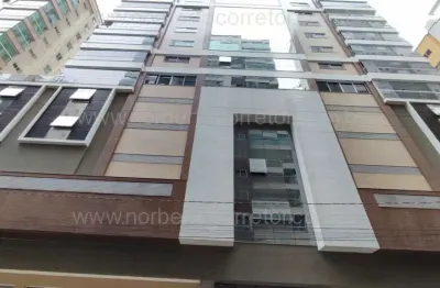 Apartamento à venda na Rua 234, 74, Meia Praia, Itapema