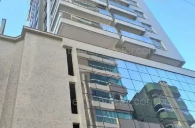 Apartamento à venda na Rua 323, 10, Meia Praia, Itapema