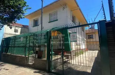 Casa semimobiliada, 04 dormitórios para locação, bairro centro em caxias do sul - rs