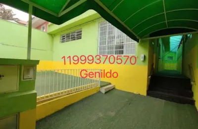 Casa terrea com 6 salas 5 banheiros quintal iideal pra escolas clinicas facil acesso ao metro