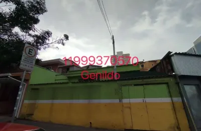 Casa terrea com 6 salas 5 banheiros quintal iideal pra escolas clinicas facil acesso ao metro