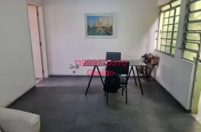 Sobreloja na avenida com 4 salas 2 banheiros sala cozinha quintal fl55