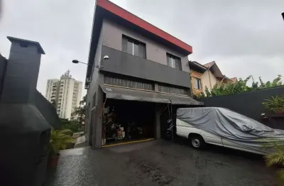 Prédio com 5 salas para alugar na Rua Doutor João Vieira Neves, 621, Jardim Esmeralda, São Paulo
