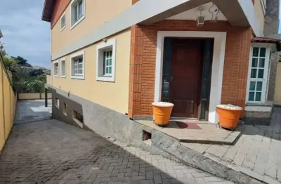 Vendo sobrado, próximo ao metrô vila sonia. 3 dorms, 1 suíte, quintal, lareira, churrasqueira - fl22