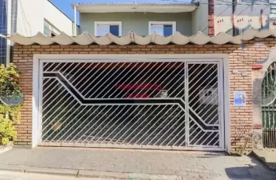 Sobrado mobiliado com 2 quartos 2 vagas sala cozinha facil acesso ao metro fl55