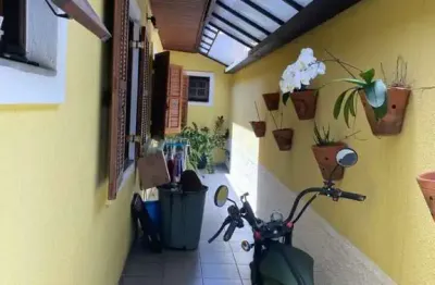 Casa térrea de 185m² com 3 dormitórios e 1 suíte na rua coronel serafim leme da silva. fl43