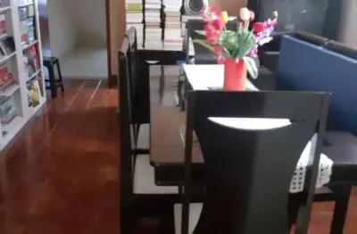 Vendo sobrado, com 3 dorms, sendo 1 suite, 2 vagas, quintal - fl22