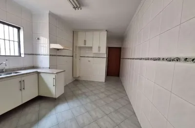 Sobrado jardim peri peri: 210 metros, 4 dormitórios, 3 vagas