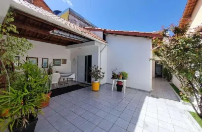 Casa com quintal conj res butantã - 3 dormitorios (1 suite) com 2 vagas