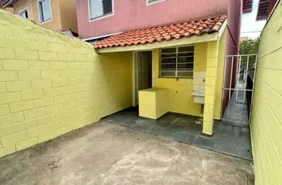 Casa de condomínio em ótima localização, 2 dormitórios fl34