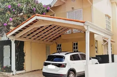 Casa de condomínio prox ao shopping, 3 dormitórios, 2 vagas fl34