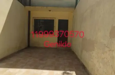 Casa com quintal 2 quartos em frente uma praca maravilhosa fácil acesso ao metro aceita petfl55