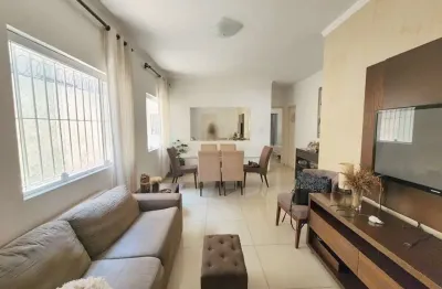 Casa terrea 250m² de terreno - 3 dormitorios (1 suite) com 3 vagas-fl38