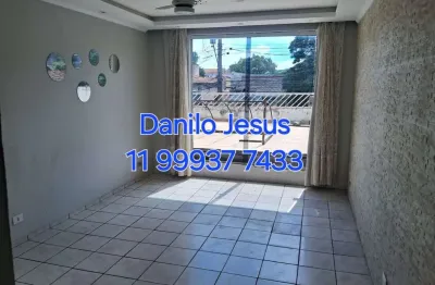 Casa 3 dormitórios sendo uma suíte, área de lazer com churrasqueira e 2 vagas. fl51