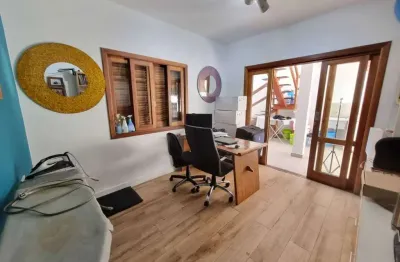 Vendo sobrado em condomínio,  3 dorms, 1 suite, 2 vagas, churrasqueira ,lazer - fl22