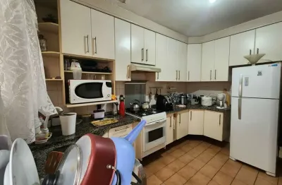 Venda butanta sobrado-150m² 03 dormitórios, 01 suíte e duas vagas de garagens-fl38
