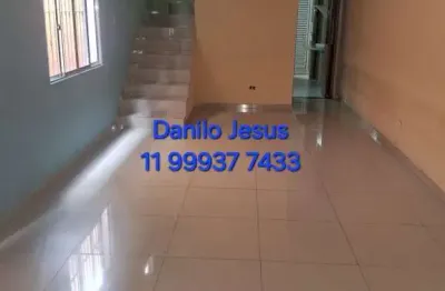 Casa com 3 dormitórios, 2 vagas e churrasqueira. fl51