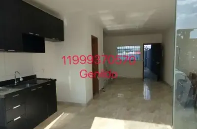 Casa 2 quartos 2 suites com sacada  2 vagas  quintal a 10 minuto do metro  próximo  da usp fl55