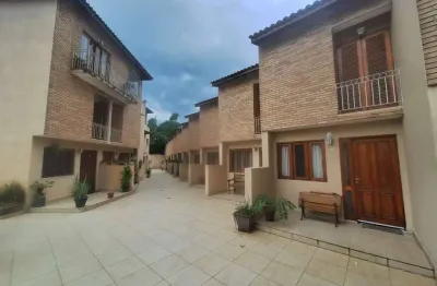 Casa em condominio com 2 suites e 2 dormitorios fl26