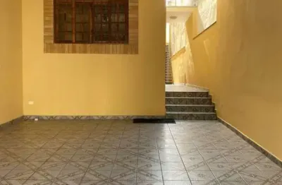 Sobrado 3 dormitórios, 1 suíte , 2 vaga , próx do metro .