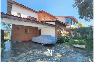 Sobrado isolado - 4 dormitorios (2 suites) com 4 vagas, piscina e churrasqueira