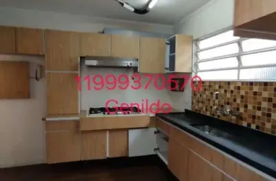 Casa com  3 quartos 1 suite 3 vagas edicula quintal armários planejados fácil acesso ao metro fl55