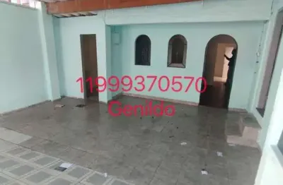 Casa térrea com 2 quartos, 2 vagas, salão comercial fl55