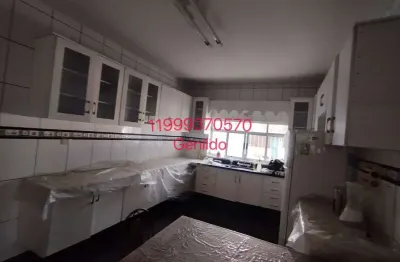Casa de vila com 3 quartos 3 vagas 3 banheiros armários planejados  fácil acesso ao metro fl55