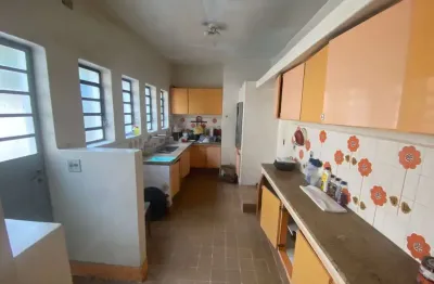 Sobrado com 6 quartos 2 suíte 3 vagas com 400 no butantã. fl64