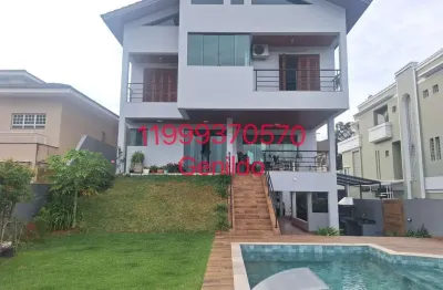 Sobrado em condomínio com piscina 4 quartos 4 suites 6 vagas salão de festa armários planejados fl55