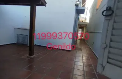 Sobrado com 2 quartos 2 vagas edicula quintal com armários planejados    do lado do metro  fl55