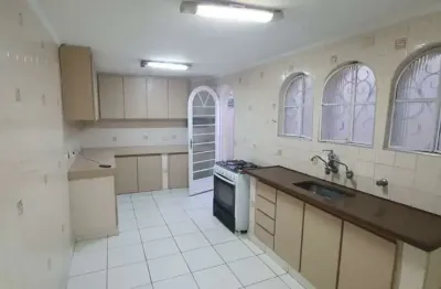 Sobrado com 2 suítes cozinha com armarios no butantã. fl64