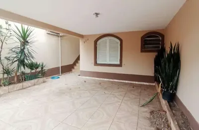 Casa com 3 quartos para alugar na Rua Flávio Cescon, 124, Vila Gomes, São Paulo