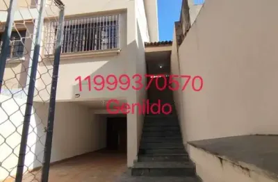 Sobrado com 3 quartos 1 suite 3 vagas quintal armários planejados edicula fácil acesso ao metro fl55