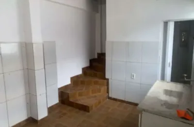 Sobrado ótimo preço   2 dorms quintal  grande edícula 2 vagas
