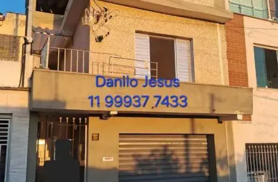 Casa com 2 dormitórios,  2 vagas e 1 banheiro. fl51
