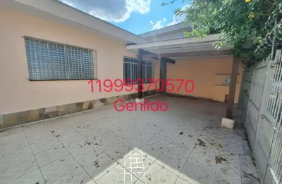 Casa terreá com 3 quartos sendo 1 suite, quintal, 3 vagas, em avenida movimentada aceita pet fl55